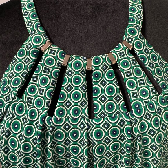 White House Black Market Sleeveless Blouse - Picture 2 of 4